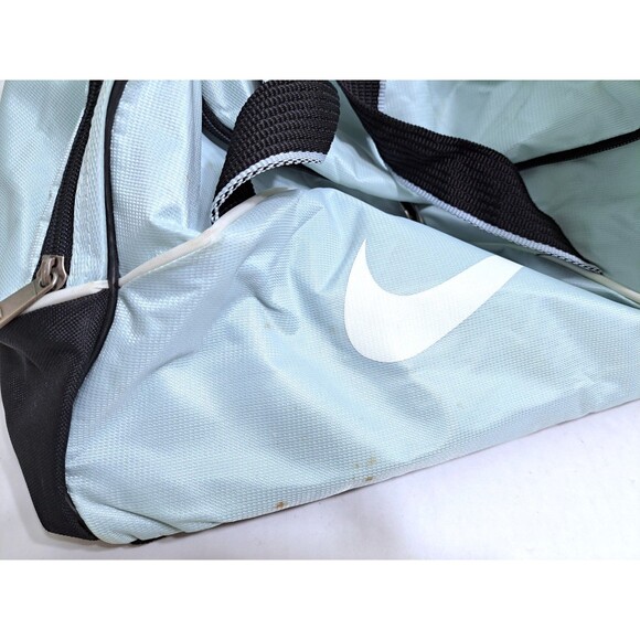 Nike Gym Duffle Bag Shoulder Strap Swoosh Medium Blue Carry On Travel Overnight - Picture 3 of 9